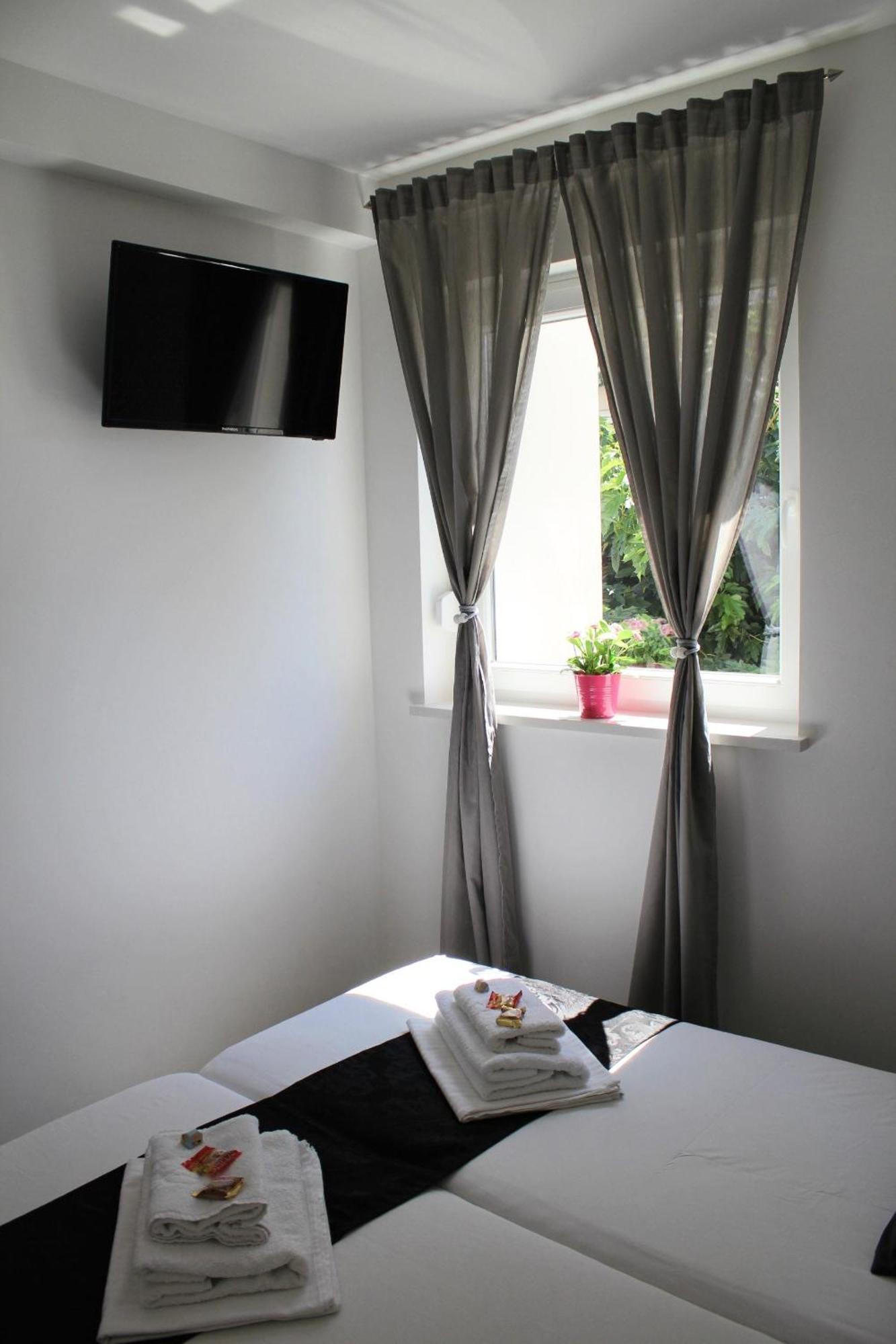 Villa Lumada Pool Apartments Novalja Luaran gambar