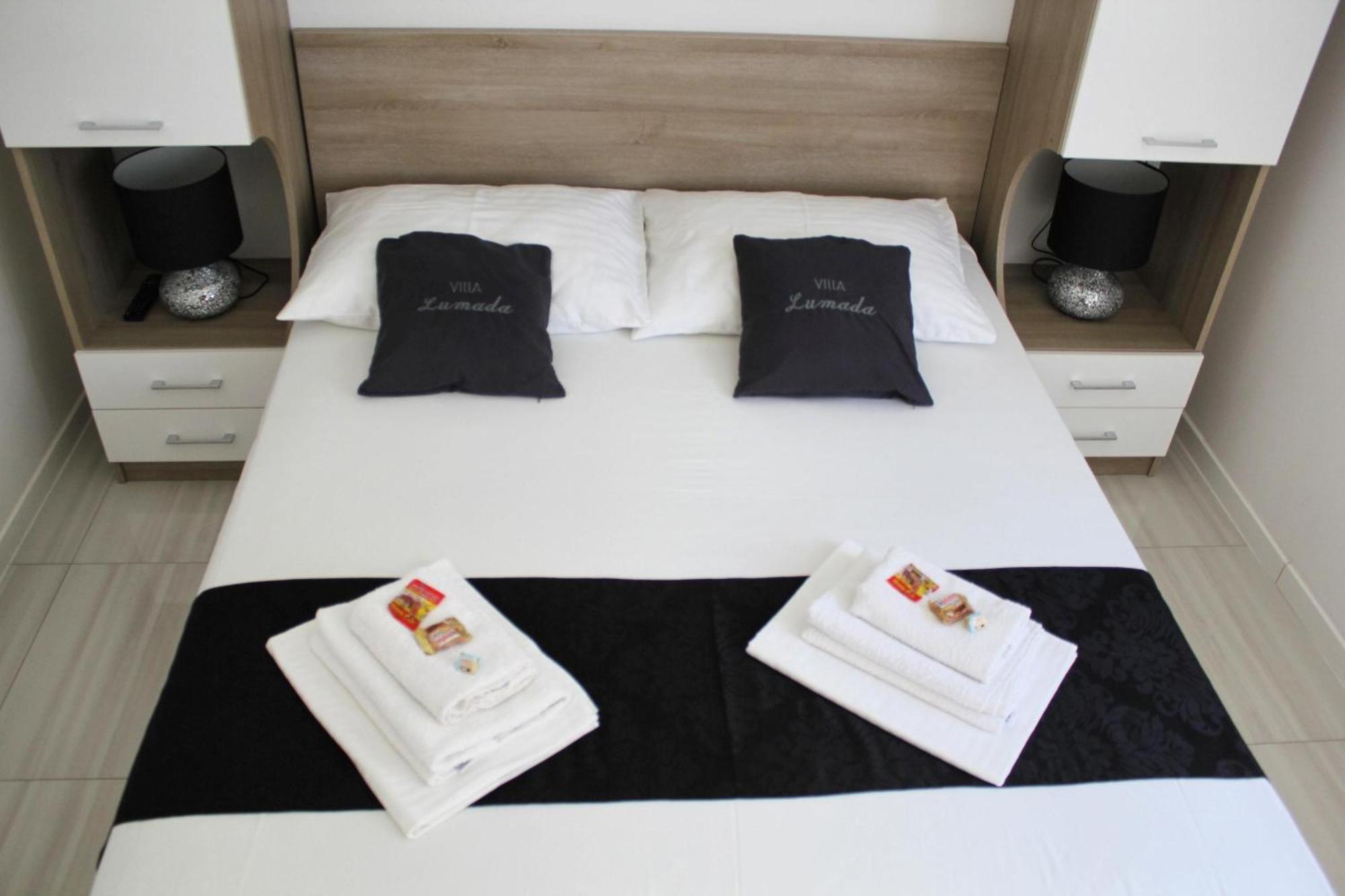 Villa Lumada Pool Apartments Novalja Luaran gambar