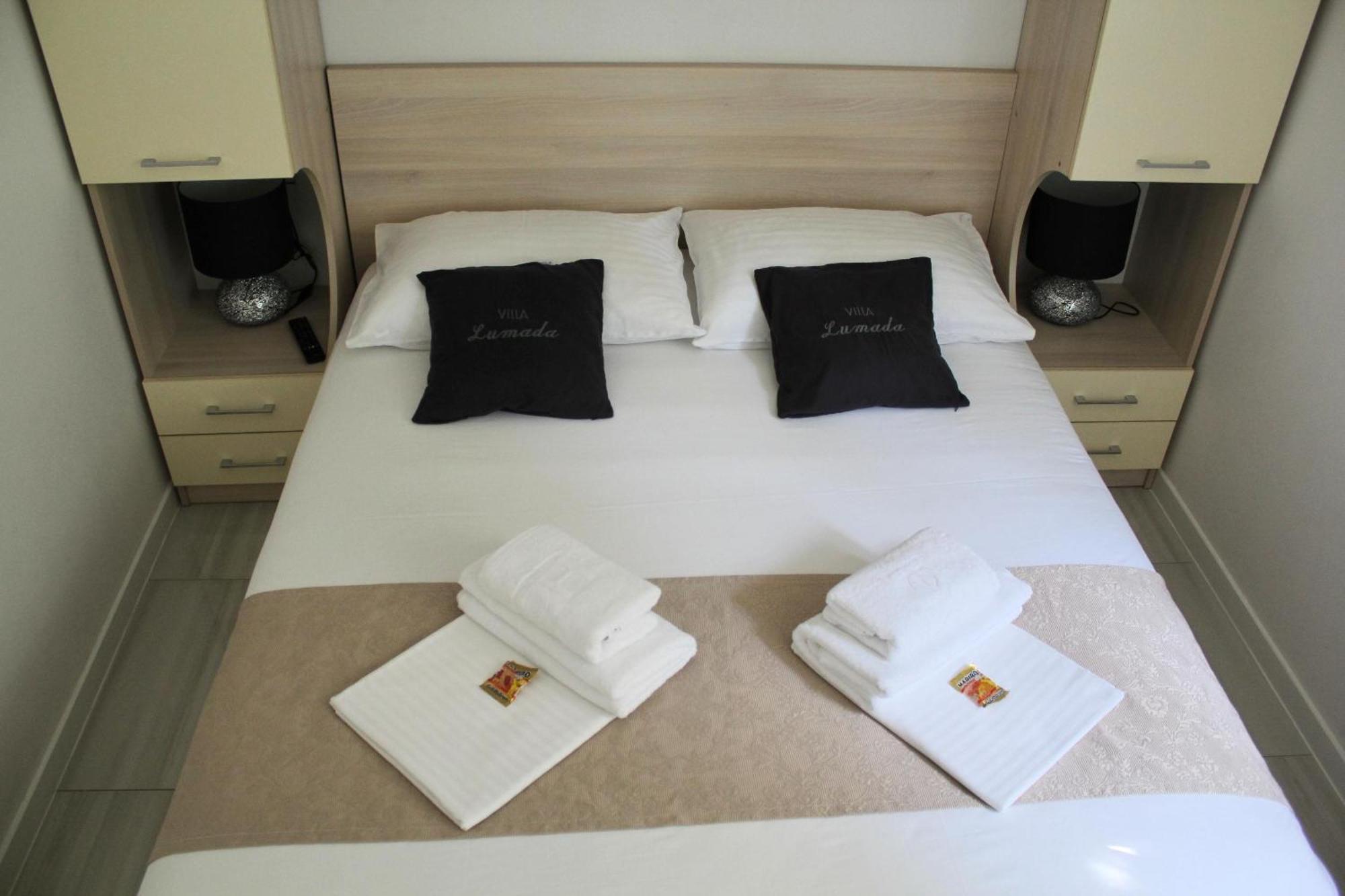 Villa Lumada Pool Apartments Novalja Luaran gambar